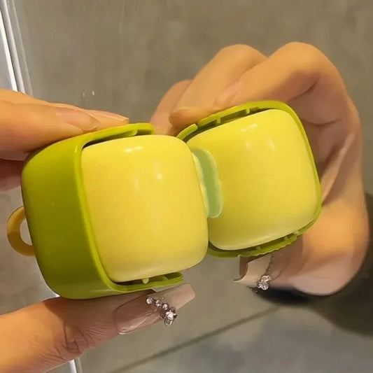 Mini Rodillo Quita Pelusa Reutilizable – Lavable y Adhesivo Fuerte para Ropa, Mascotas y Muebles